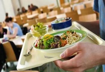 schulmensa_gerhardseybert_fotolia_500_0.jpg
